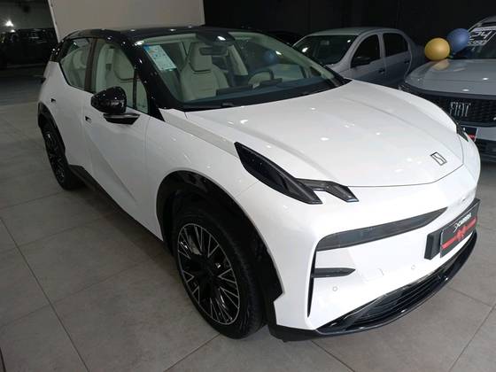 ZEEKR X 66 KW ELÉTRICO FLAGSHIP AWD ZEEKR X 66 KW ELÉTRICO FLAGSHIP AWD